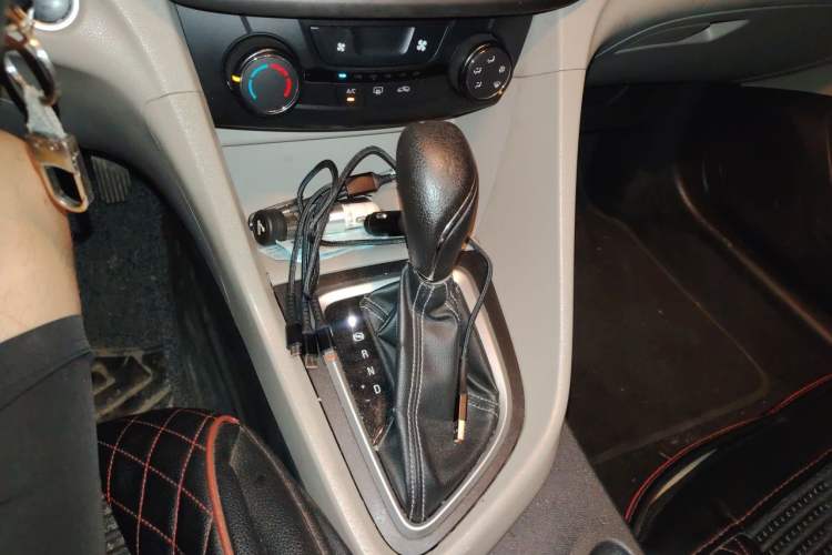 Used Buick GT 2017 15N Automatic Elite Version Gear Lever