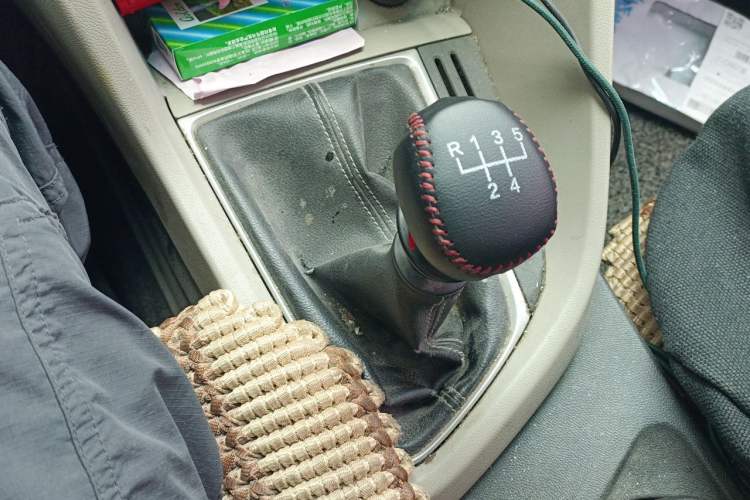 Used Buick GT 2017 15N Manual Entry-Level Trim Gear Lever