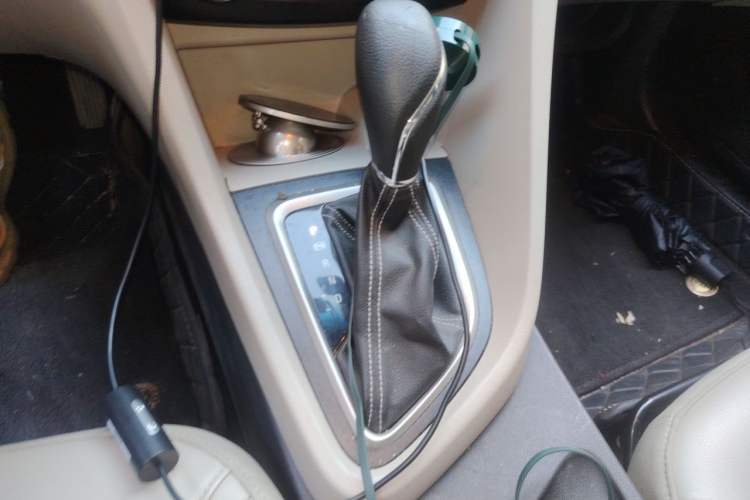 Used Buick GT 2017 15N Automatic Elite Version Gear Lever