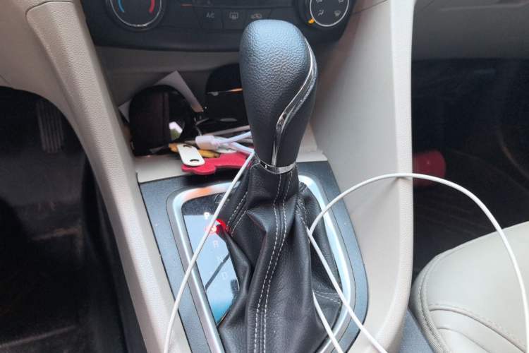 Used Buick GT 2017 15N Automatic Elite Version Gear Lever