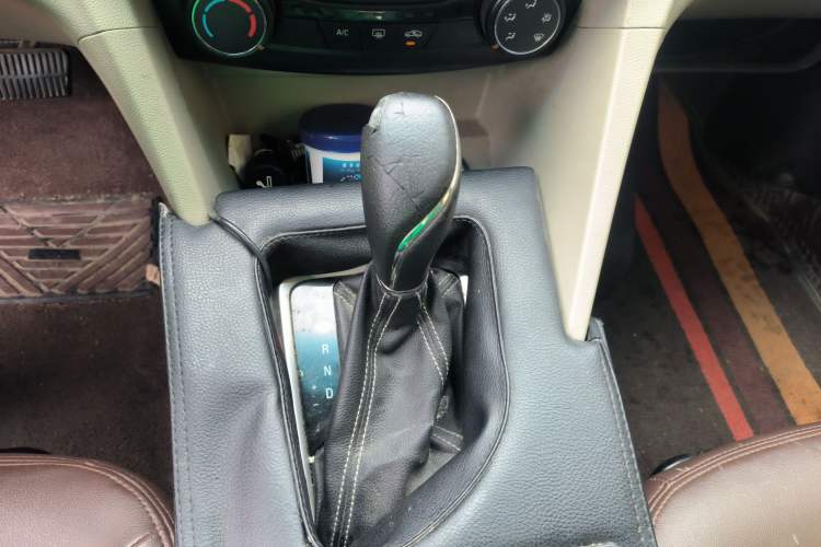 Used Buick GT 2017 15N Automatic Elite Version Gear Lever