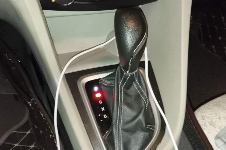 Used Buick GT 2017 15N Automatic Deluxe Edition Gear Lever