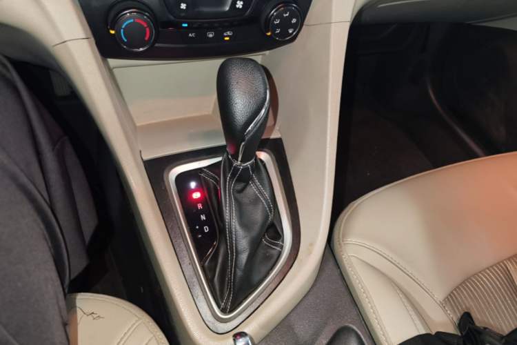 Used Buick GT 2017 15N Automatic Elite Version Gear Lever