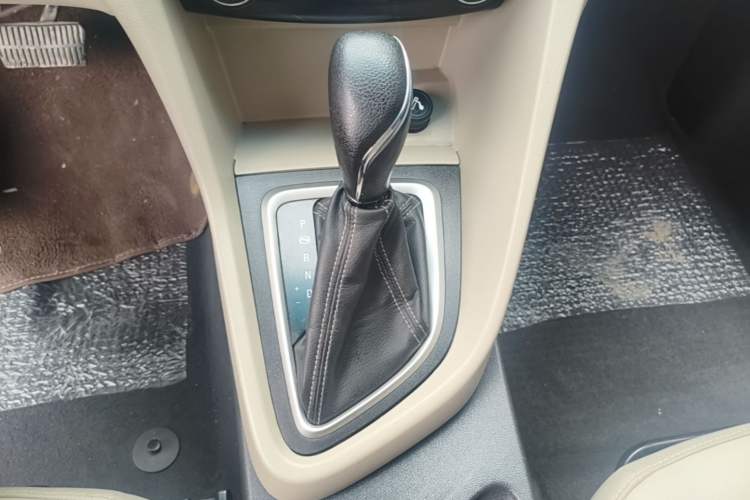 Used Buick GT 2017 15N Automatic Elite Version Gear Lever