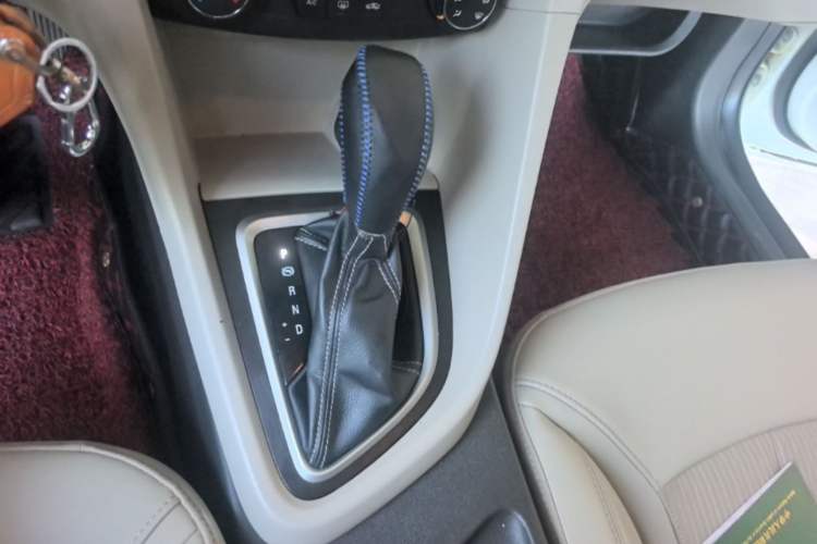 Used Buick GT 2017 15N Automatic Elite Version Gear Lever