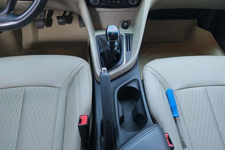 Used Buick GT 2017 15N Manual Elite Version Gear Lever