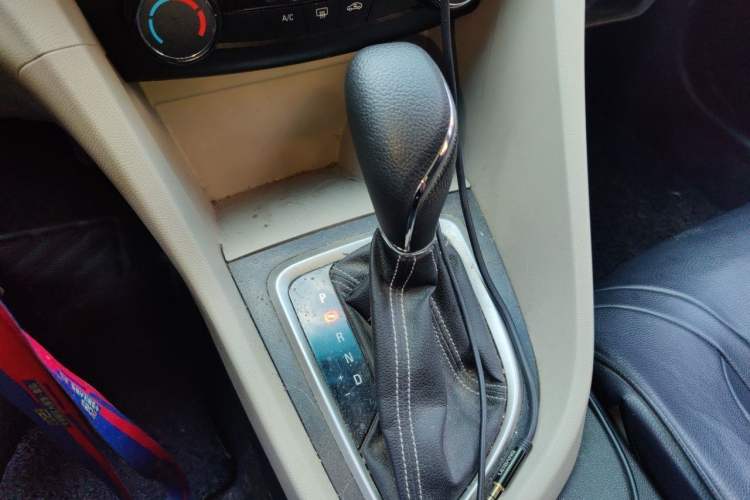 Used Buick GT 2017 15N Automatic Elite Version Gear Lever