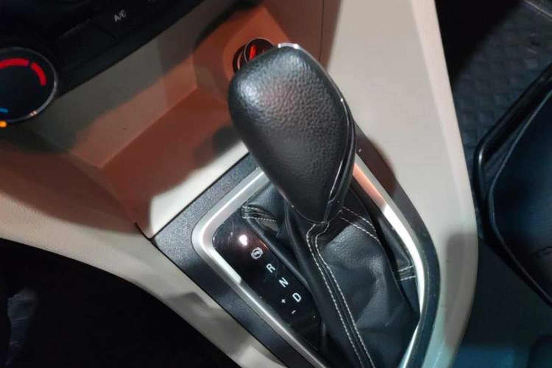 Used Buick GT 2017 15N Automatic Elite Version Gear Lever