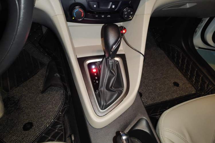 Used Buick GT 2017 15N Automatic Elite Version Gear Lever