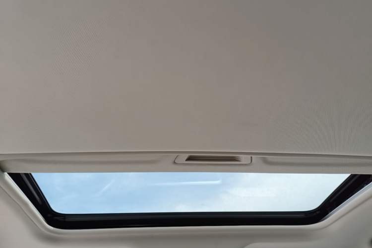 Used Buick GT 2017 15N Automatic Elite Version Headliner