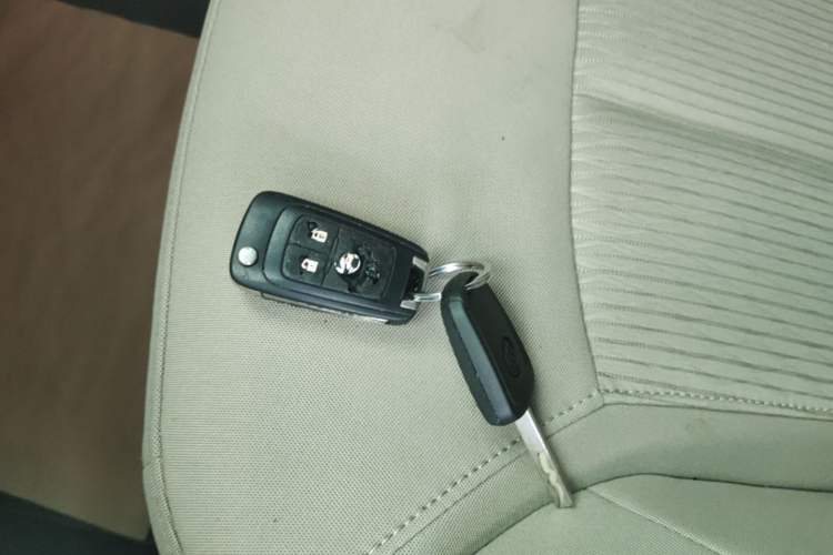Used Buick GT 2017 15N Manual Entry-Level Trim Interior 1