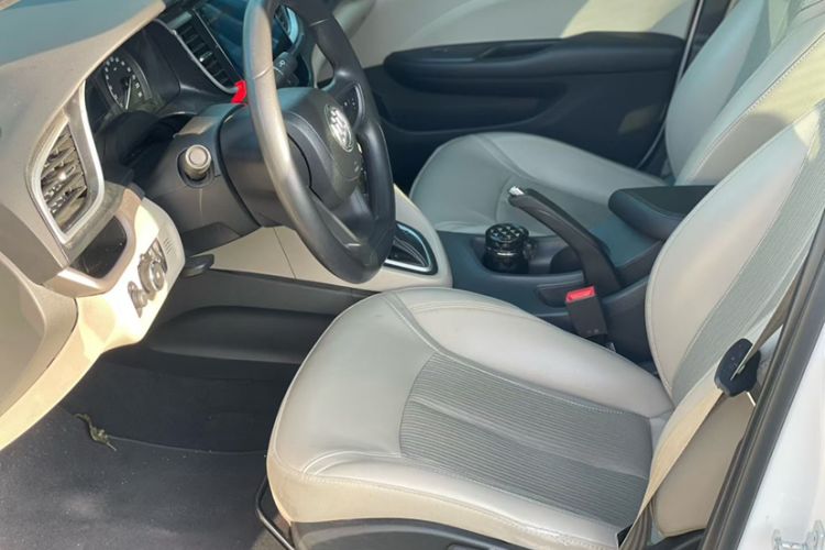 Used Buick GT 2017 15N Automatic Elite Version Interior 2
