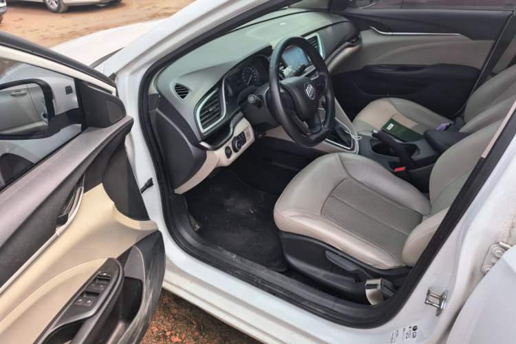 Used Buick GT 2017 15N Automatic Elite Version Interior 2