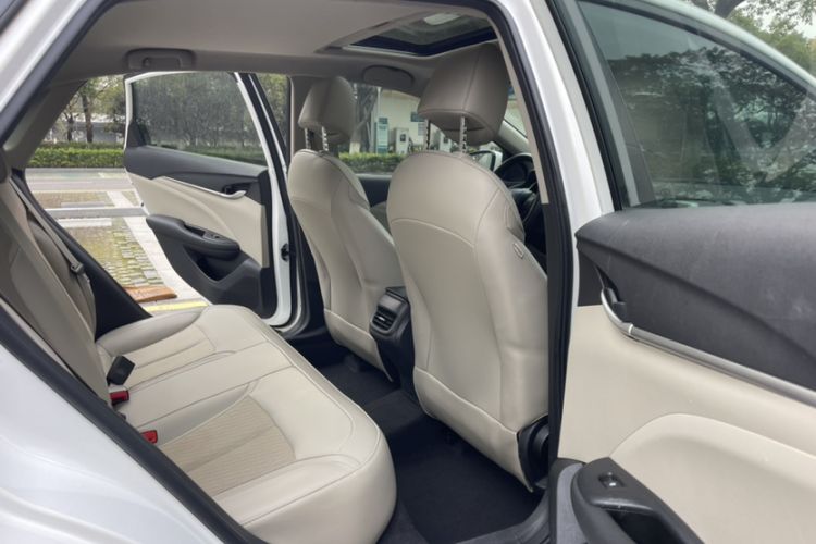 Used Buick GT 2017 15N Automatic Elite Version Interior 2