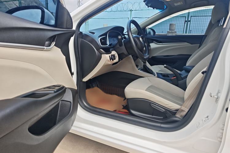Used Buick GT 2017 15N Automatic Entry-Level Trim Interior 2
