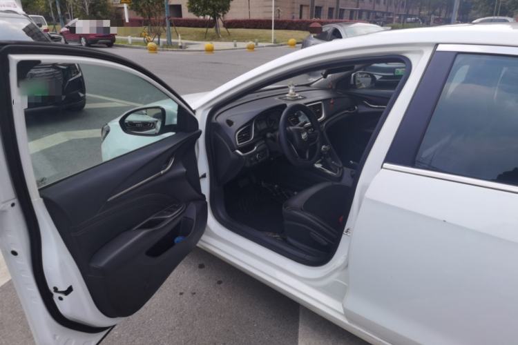 Used Buick GT 2017 15N Automatic Deluxe Edition Interior 3