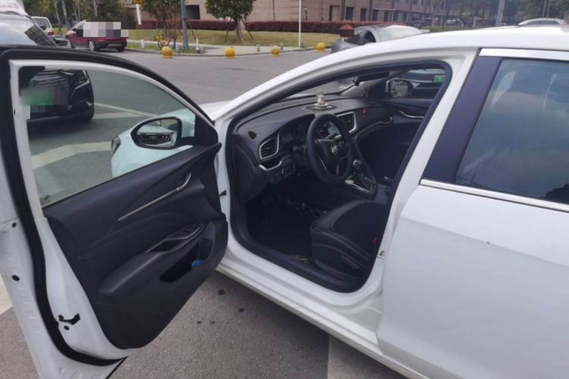 Used Buick GT 2017 15N Automatic Deluxe Edition Interior 3