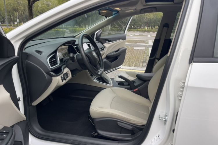 Used Buick GT 2017 15N Automatic Elite Version Interior 3