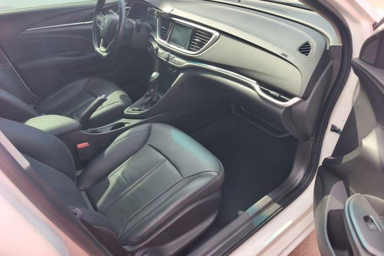 Used Buick GT 2017 15N Automatic Deluxe Edition Interior 4