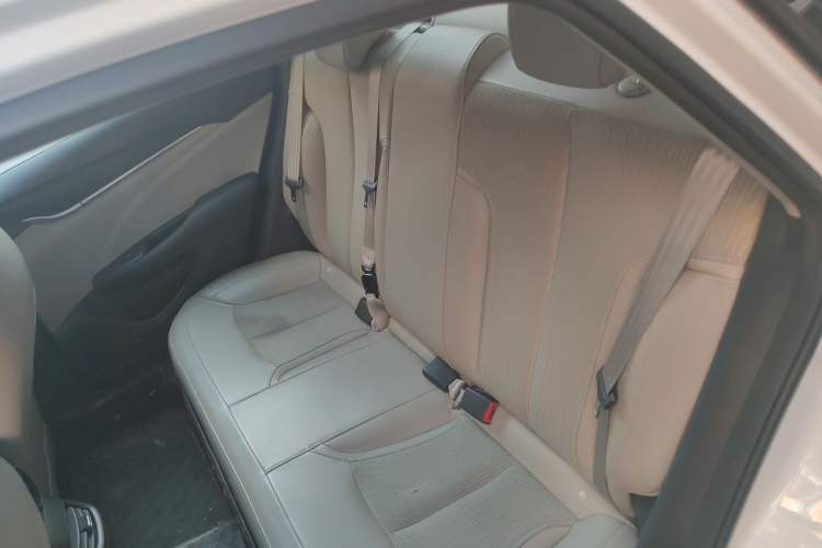 Used Buick GT 2017 15N Automatic Elite Version Interior 4