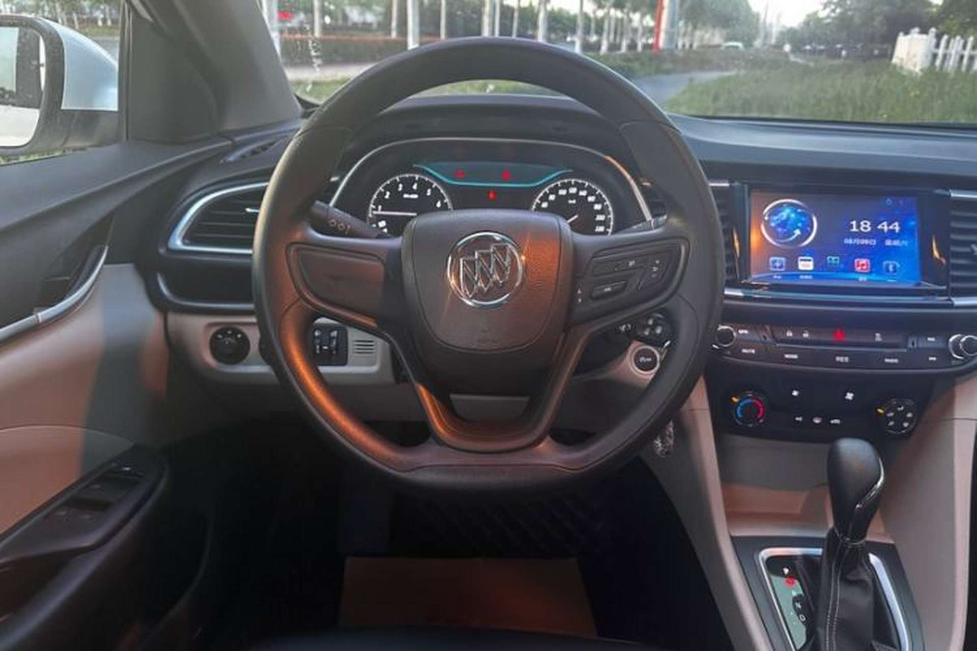 Used Buick GT 2017 15N Automatic Entry-Level Trim Interior 4
