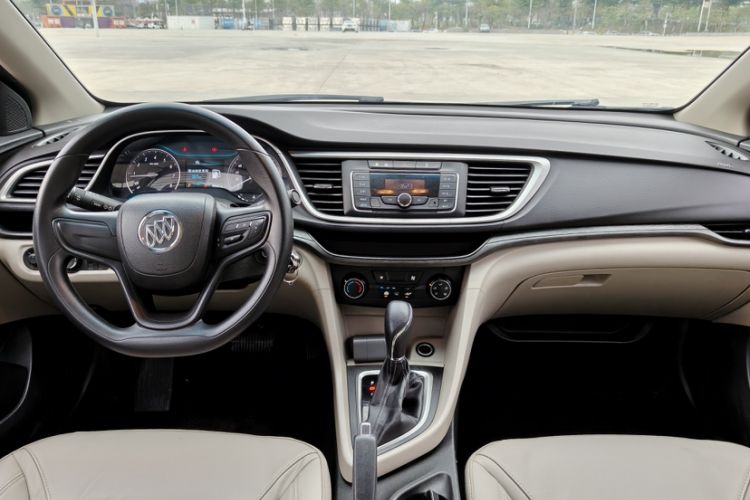 Used Buick GT 2017 15N Automatic Elite Version Interior 5
