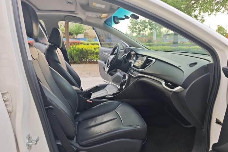 Used Buick GT 2017 15N Automatic Deluxe Edition Interior 6
