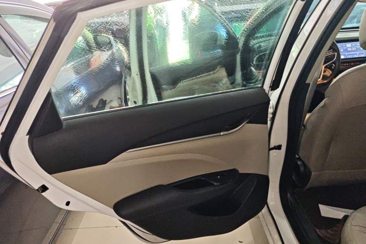 Used Buick GT 2017 15N Automatic Elite Version Interior 8