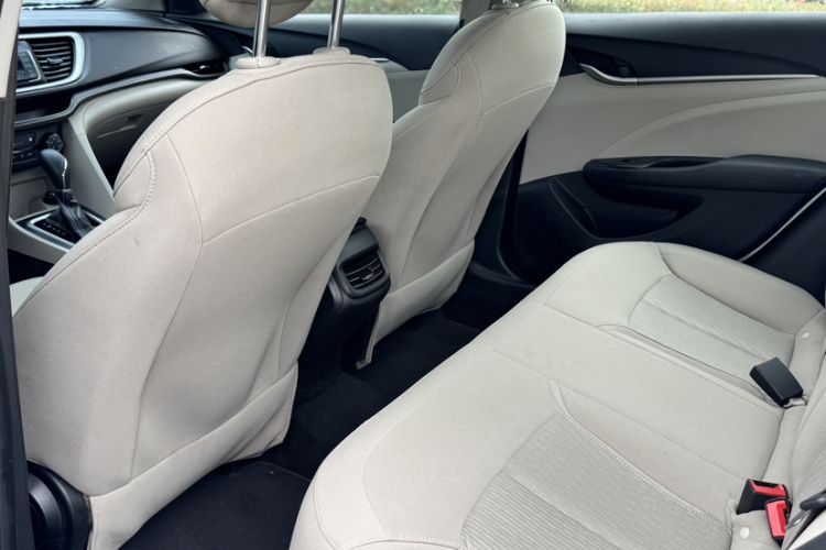 Used Buick GT 2017 15N Automatic Entry-Level Trim Interior 8