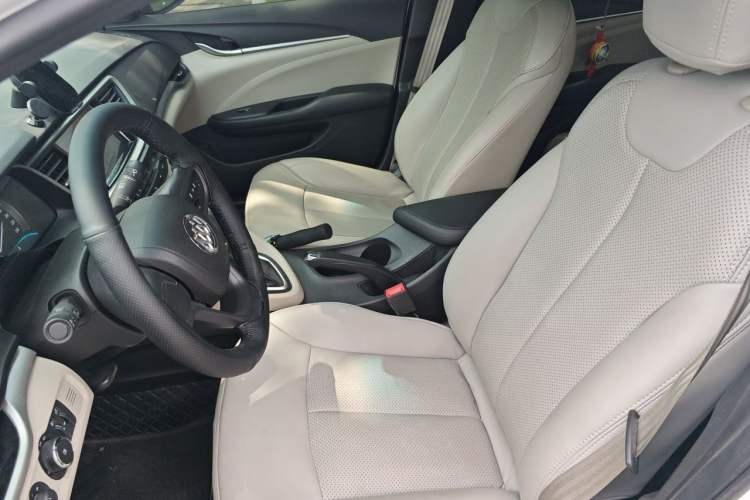 Used Buick GT 2017 15N Automatic Elite Version Left Front Seat