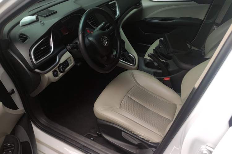 Used Buick GT 2017 15N Automatic Elite Version Left Front Seat