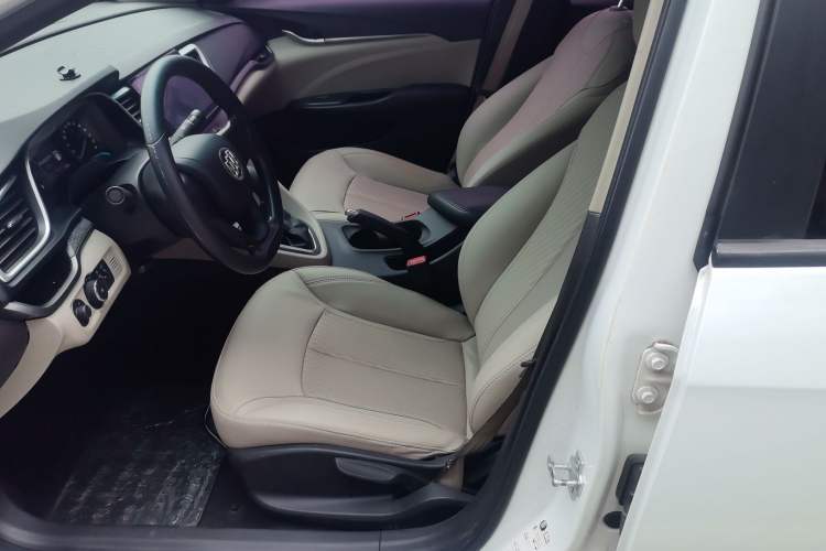 Used Buick GT 2017 15N Automatic Elite Version Left Front Seat