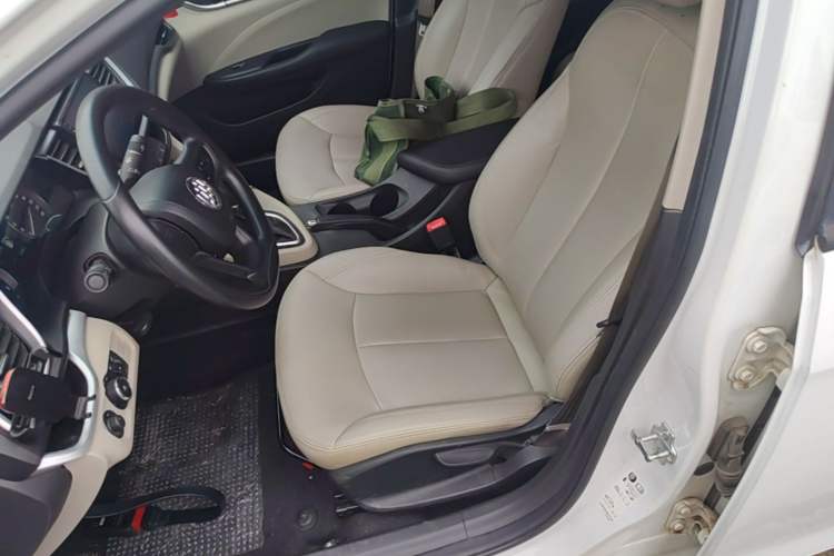 Used Buick GT 2017 15N Automatic Elite Version Left Front Seat