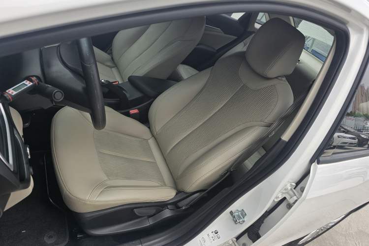 Used Buick GT 2017 15N Automatic Elite Version Left Front Seat
