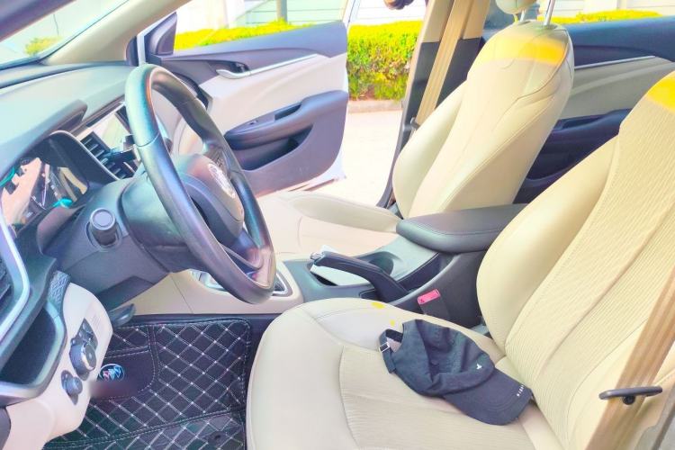 Used Buick GT 2017 15N Automatic Elite Version Left Front Seat