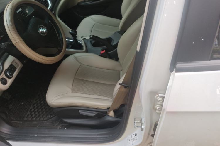 Used Buick GT 2017 15N Manual Elite Version Left Front Seat
