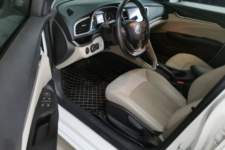 Used Buick GT 2017 15N Automatic Elite Version Left Front Seat