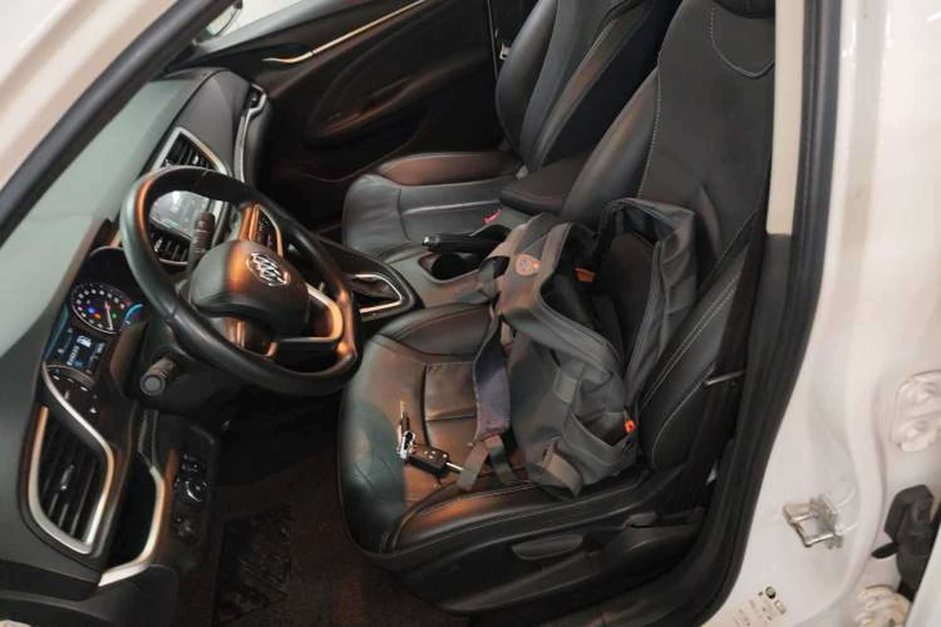 Used Buick GT 2017 15N Automatic Deluxe Edition Left Front Seat
