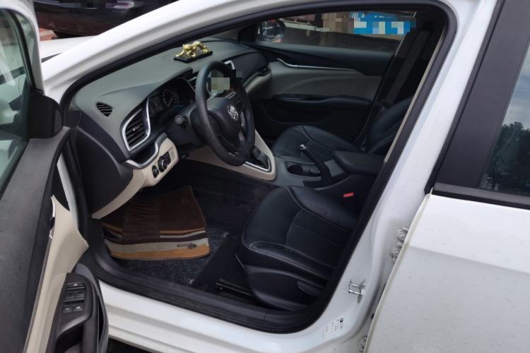 Used Buick GT 2017 15N Automatic Elite Version Left Front Seat