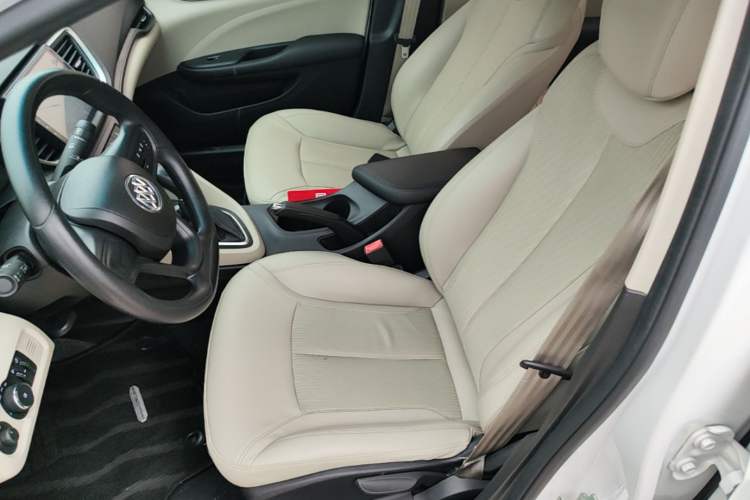 Used Buick GT 2017 15N Automatic Elite Version Left Front Seat