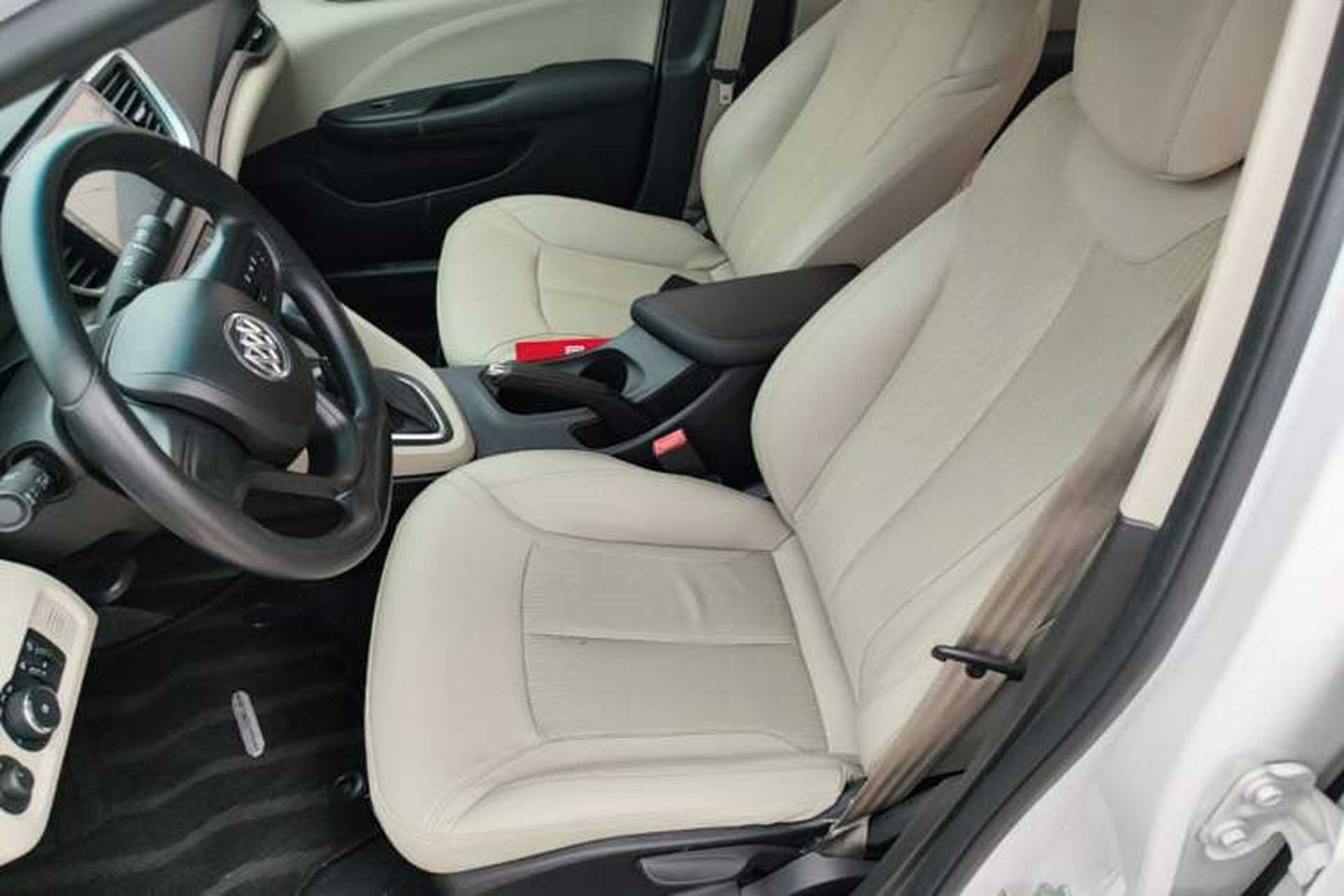 Used Buick GT 2017 15N Automatic Elite Version Left Front Seat