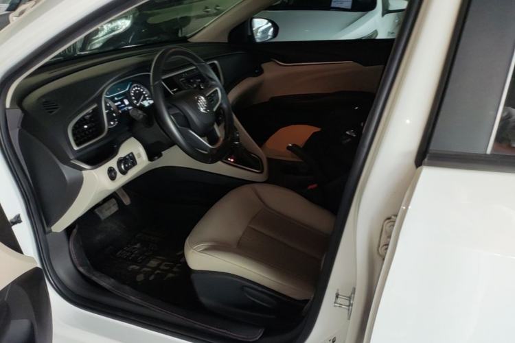 Used Buick GT 2017 15N Automatic Elite Version Left Front Seat