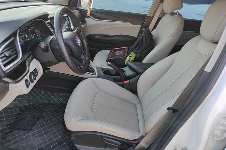 Used Buick GT 2017 15N Automatic Elite Version Left Front Seat
