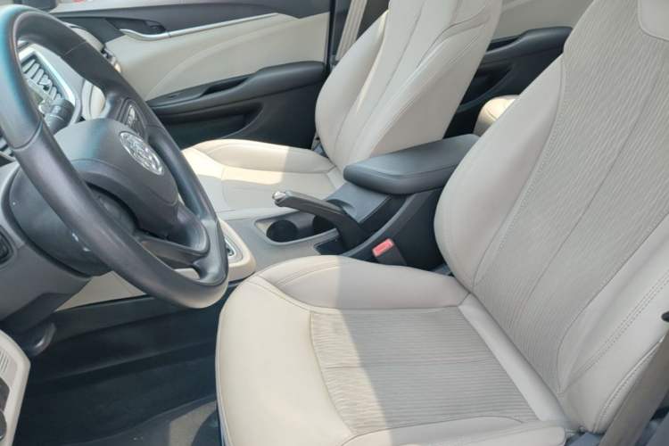 Used Buick GT 2017 15N Automatic Elite Version Left Front Seat
