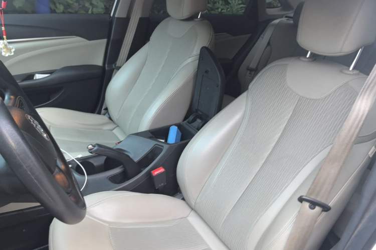 Used Buick GT 2017 15N Automatic Elite Version Left Front Seat