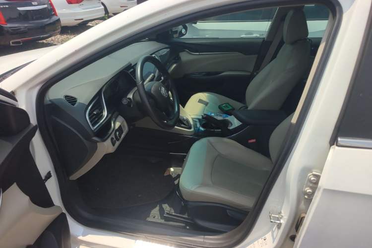 Used Buick GT 2017 15N Automatic Elite Version Left Front Seat