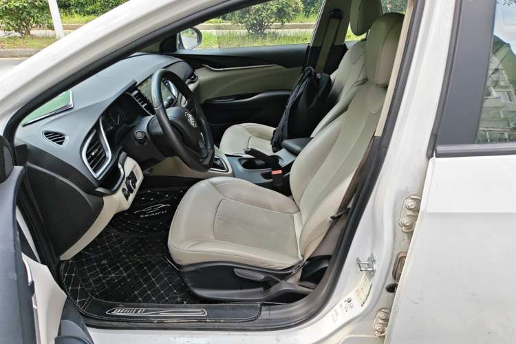 Used Buick GT 2017 15N Automatic Elite Version Left Front Seat