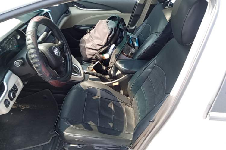 Used Buick GT 2017 15N Automatic Elite Version Left Front Seat