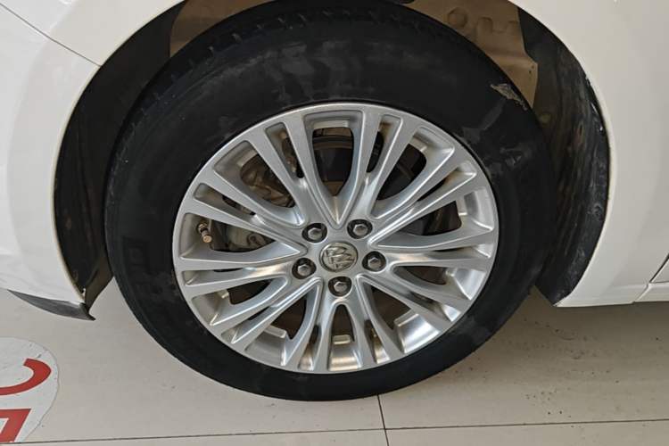 Used Buick GT 2017 15N Automatic Elite Version Left Front Wheel Hub