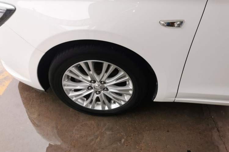 Used Buick GT 2017 15N Automatic Elite Version Left Front Wheel Hub